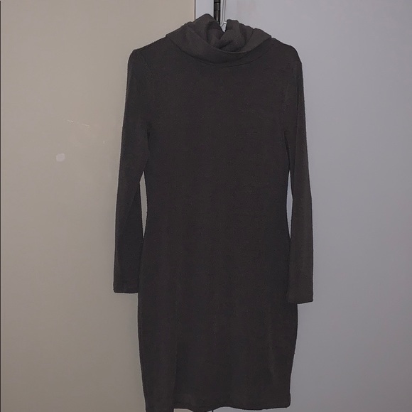 Turtle neck dress - Picture 3 of 3